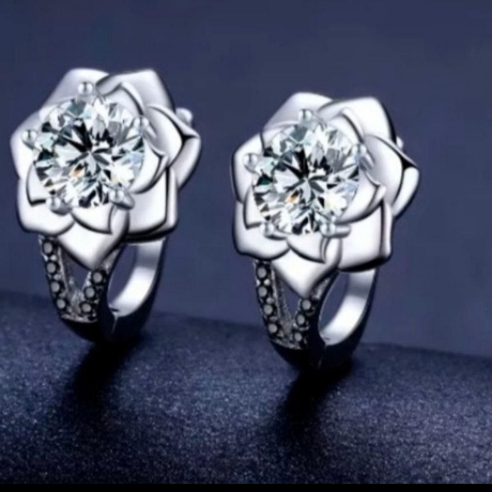 3X$60 Earrings Flower Silver Plate simulate Black and White Diamonds (Bundle)